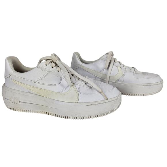 NIKE AIR FORCE 1 WOMEN'S PLATFORM PLT.AF.ORM TRIPLE WHITE  - SIZE 9.5 - Picture 1 of 10